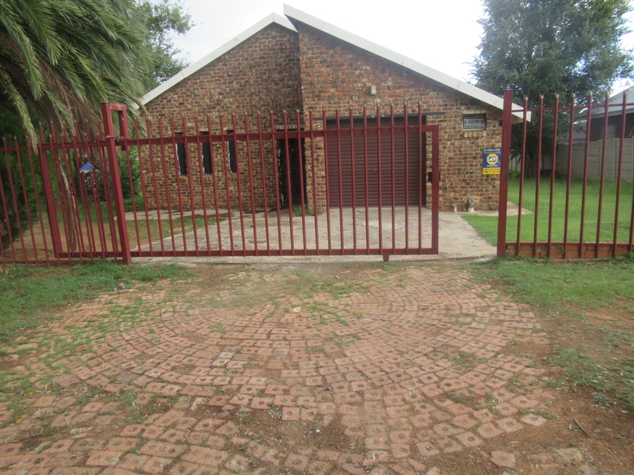 3 Bedroom Property for Sale in Riebeeckstad Free State